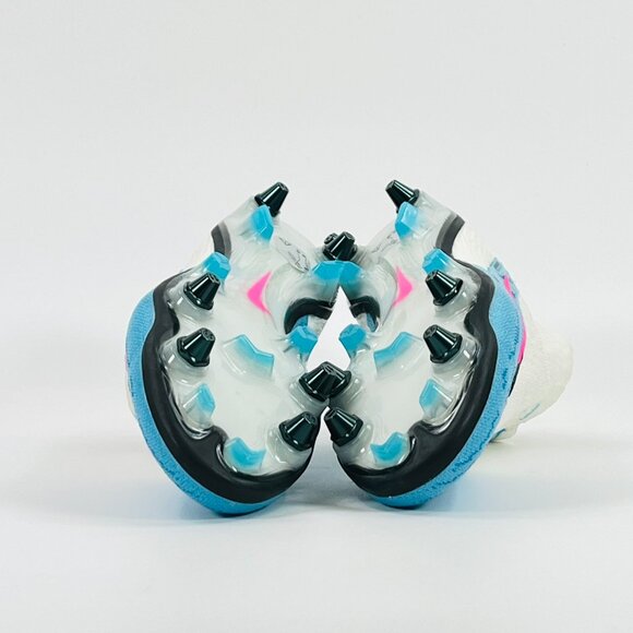 Athletic_Shoes